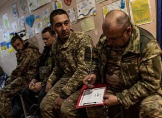 Без военного цветка зато с бронированием: что предусматривает законопроект №13335 и чего не гарантирует