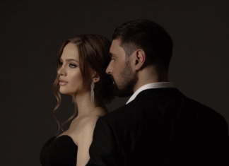 «Знает меня как облупленного»: Виталий Козловский признался, ревнует ли его жена к поклонницам