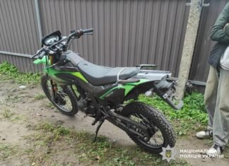 Двоє молодиків викрадали мотоцикли в селах Чернігівського району: їх затримали