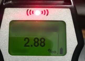 ДТП на Чернігівщині: п‘яний водій протаранив паркан і пошкодив господарську будівлю