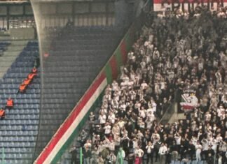 Лозунги о Львове, Бандере и Волыни: на матче «Шахтер» — «Легия» польские болельщики «дразнили» украинцев (фото)