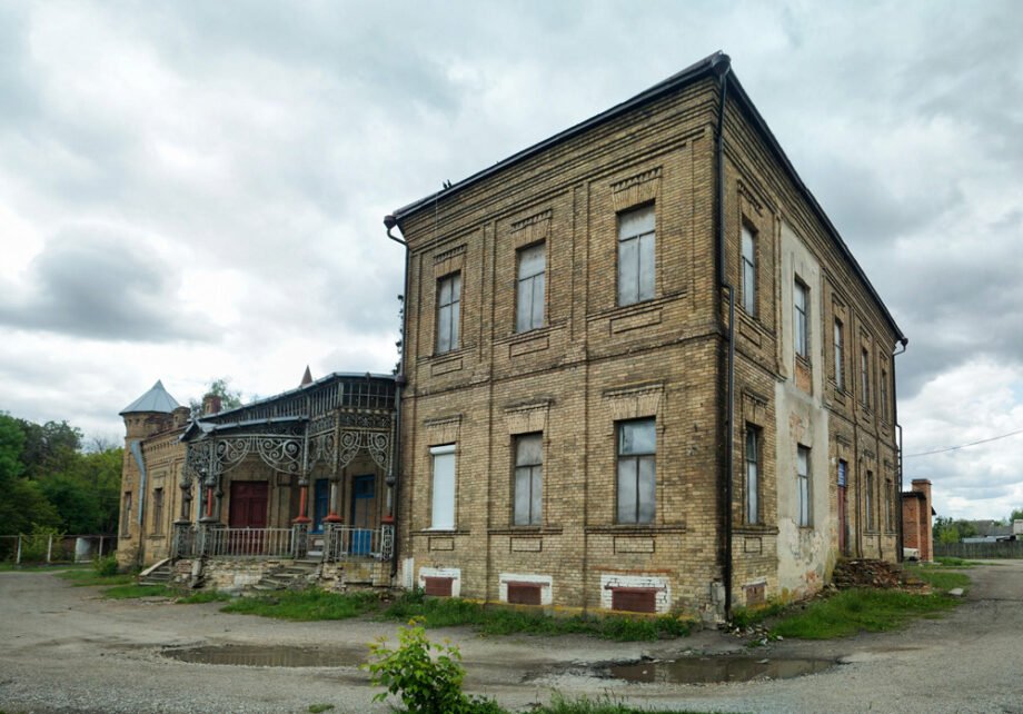 Панська садиба у псевдоготичному стилі збереглася на Чернігівщині