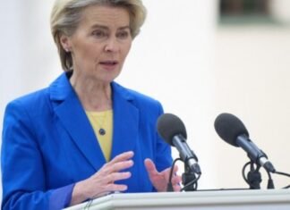 Президент Еврокомиссии продолжает продвигать идею репарационного кредита для Украины, который базируется на обездвиженных российских активах