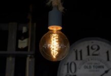 Україна готується до масштабних відключень світла у більшості регіонів: скільки черг буде без електрики