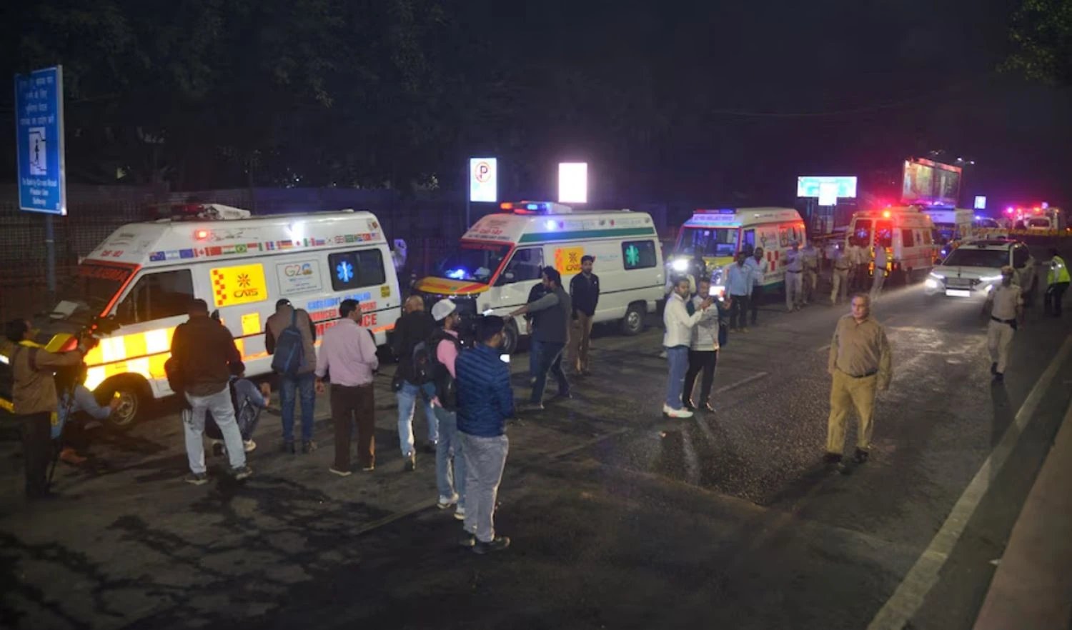 Вибух автомобіля у столиці Індії забрав життя восьми людей біля історичної пам'ятки