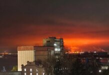 Невідомі дрони атакували нафтопереробний завод у російському саратові — ЗМІ
