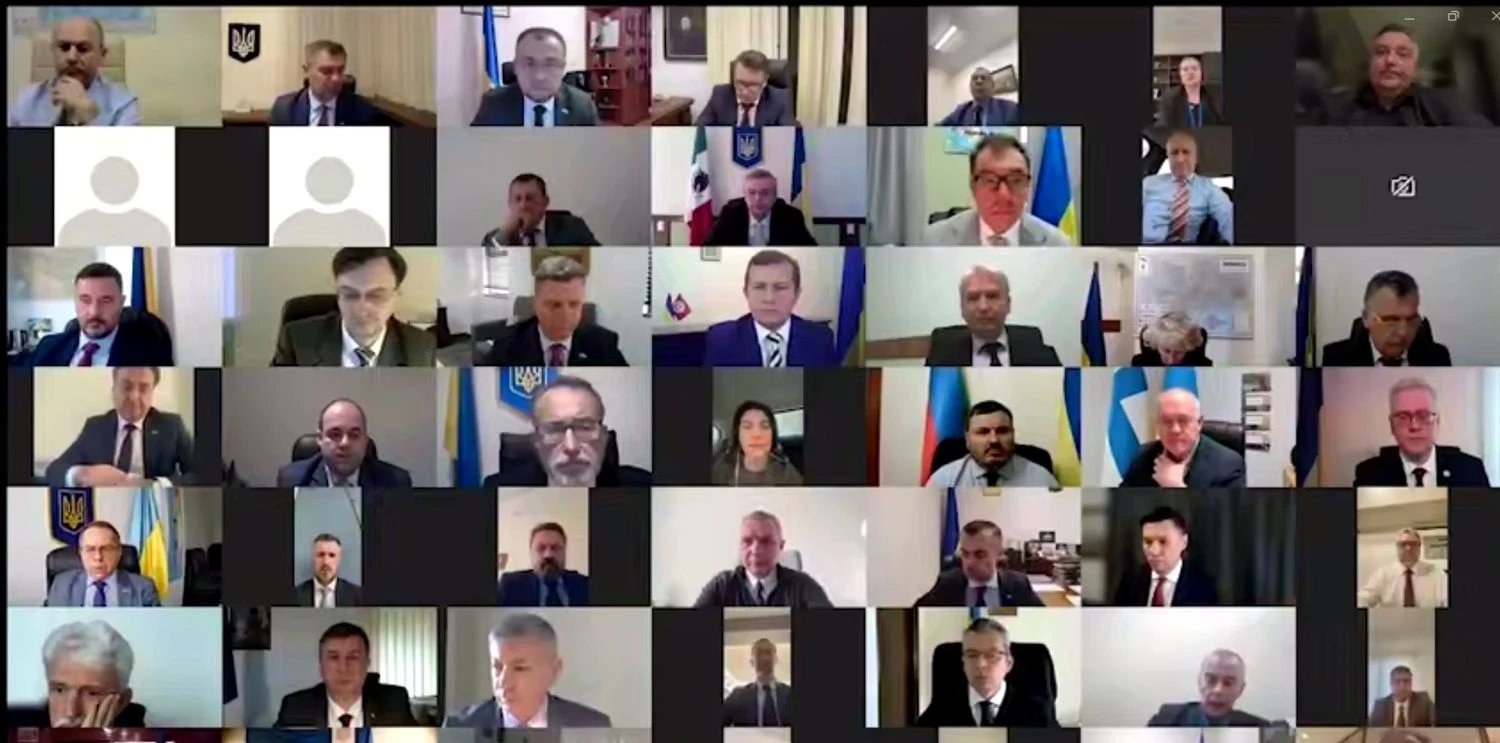 Хочу, щоб ви взяли до уваги той факт, що росія буде із збільшенням атак: Зеленський провів нараду з керівниками дипустанов