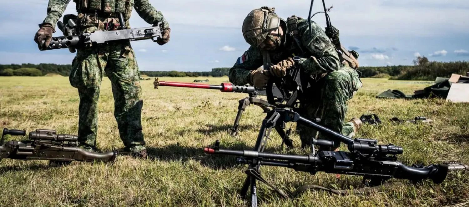 Військові Нідерландів відкрили вогонь по дронах над авіабазою: що відомо