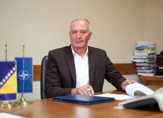 Боснія і Герцеговина не дозволила літаку глави МЗС Угорщини приземлитися: стала відома причина