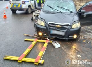 ДТП у Чернігові: п‘яний водій збив двох працівників, які ремонтували зупинку