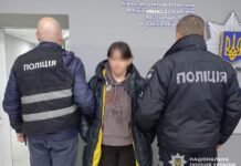 На Чернігівщині жінка під час застілля вдарила співмешканця ножем у груди