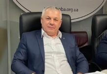 Вдарив патрульну – і уникнув відповідальності: у Чернігові депутата і працівника ТЦК передали на поруки