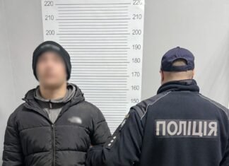 На Чернігівщині затримали 18-річного хлопця за підозрою у зґвалтуванні 13-річної дівчинки