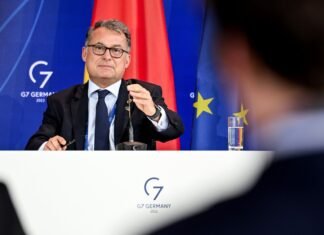 Президент Бундесбанка предложил оживить немецкую экономику повышением пенсионного возраста