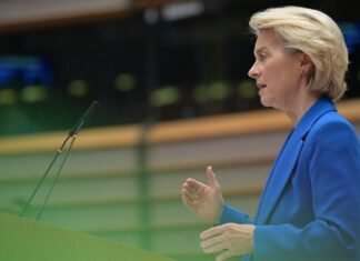 ЕС выделил Украине 6 млрд евро и назвал три варианта продолжения финансирования