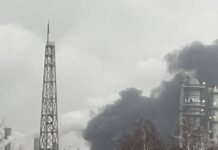 В российском Нижнекамске неожиданно загорелся завод нефтехимической промышленности (видео)