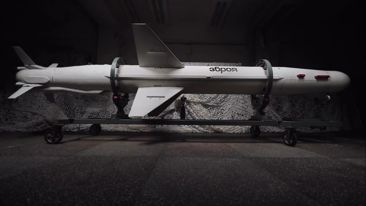 Ночью Украина ударила по РФ «Длинным Нептуном» на 1000 км: Зеленский показал кадры пуска (видео)