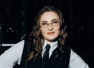 Известная актриса оказалась в эпицентре обстрела Тернополя: «Все горит» (фото)