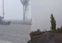 На легковых авто и мотоциклах: в сети показали кадры, как россияне заезжали в Покровск (видео)