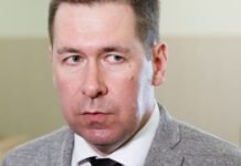 Суд закончил рассмотрение служебных документов, там нет обоснования для санкций против Порошенко — адвокат