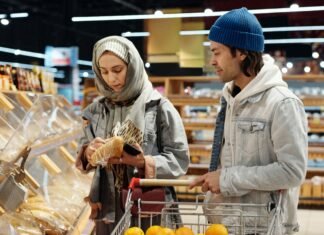 Новогодний стол 2025/2026: эксперты предупредили, что цены на главный продукт вырастут