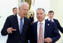 «Разжигатели войны»: в Кремле отреагировали на «слив» разговора Дмитриева и Ушакова о мирном плане