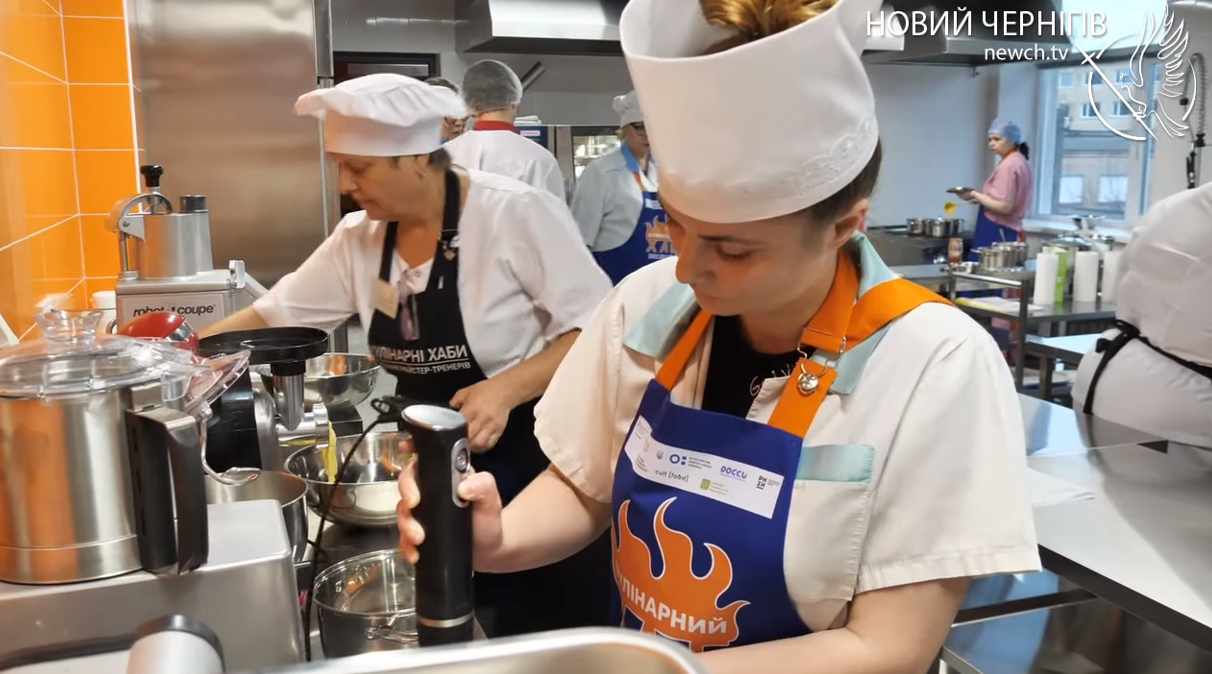 «Майже як на «МайстерШефі»: 50 кухарів із дитсадків Чернігова вдосконалювали свої навички