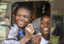 У Нігерії звільнено останніх 130 школярів, викрадених у листопаді – речник президента Тінубу