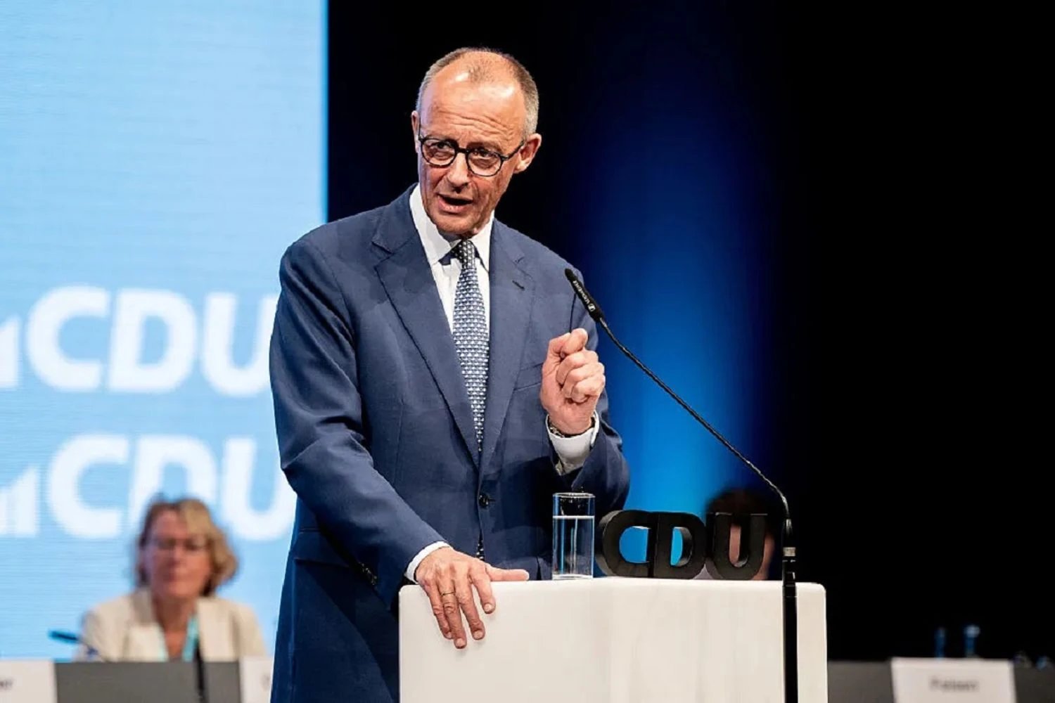 "Він не зупиниться" — Мерц порівняв путіна з Гітлером