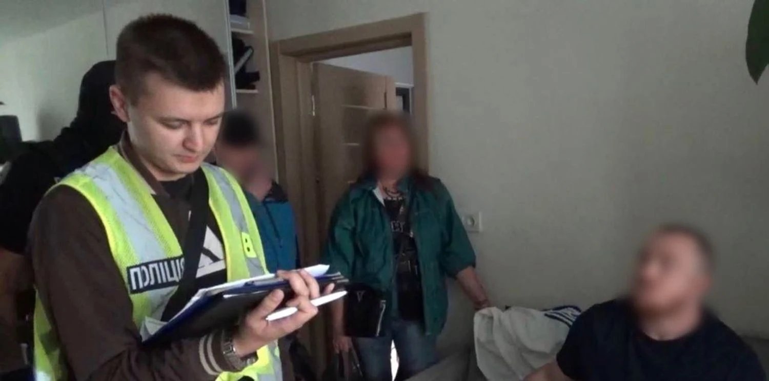 Обдурив 13 людей, обіцяючи зняти порчу через соцмережі: у Києві судитимуть 28-річного псевдо-мольфара