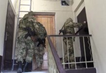 Окупанти на Донеччині влаштували каральні рейди через "незаконні підключення до води"