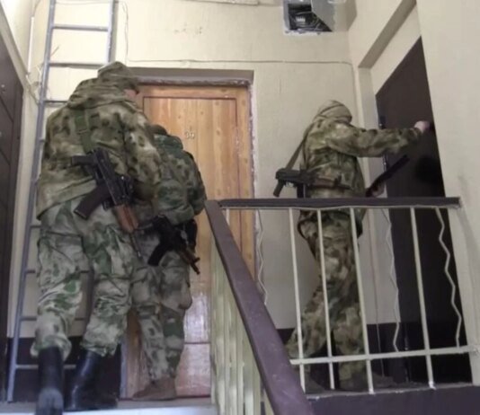 Окупанти на Донеччині влаштували каральні рейди через "незаконні підключення до води"