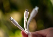 Як підключити телефон до телевізора: найпростіші способи