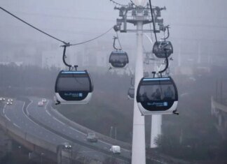 У передмісті Парижа запрацювала найдовша в Європі міська канатна дорога