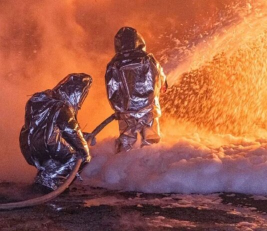 Дрони атакували порт у російському темрюку: палають резервуари з нафтопродуктами