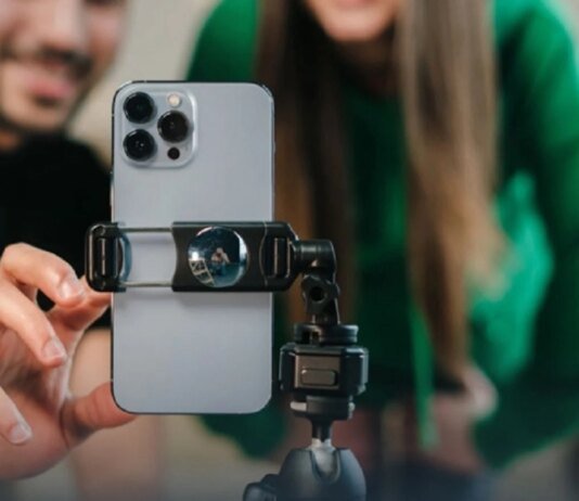 російських блогерів змушують поширювати пропагандистську рекламу — ЦПД