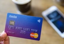 НБУ прокомментировал закрытие счетов Revolut в Украине: правила едины для всех