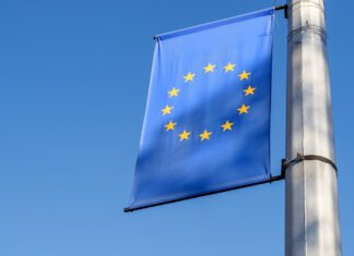 Еврокомиссия объяснила, почему репарационный кредит – это не конфискация российских активов