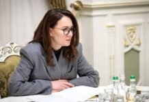 Кабмин разрешил покупать жилье медикам в прифронтовых регионах не только в селах, но и в городах