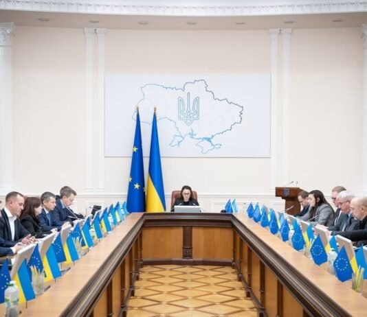 Кабмин установил размер ежемесячных выплат для воинов, награжденных Крестом боевых заслуг