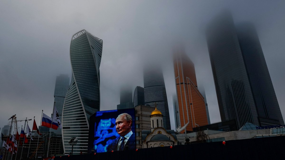 FT нашла новый признак проблем в экономике России: рост зарплат резко замедлился