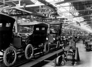 Революция в автопроизводстве: 112 лет назад Ford запустил первый в мире конвейер (фото)