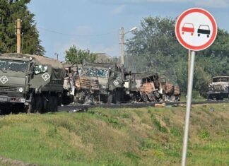 6 танков и квадроциклы: «азовцы» уничтожили механизированную колонну ВС РФ, которая штурмовала Доброполье (видео)