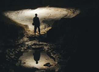 63 дня в ледяном заточении: проведя два месяца в пещере геолог открыл новую область биологии