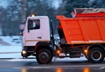 Працюють з 4-ї ранку: чернігівські комунальники борються зі снігом