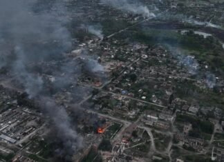 «Быстро обезвредили»: ВСУ сорвали попытку россиян развернуть флаг РФ в Волчанске (видео)