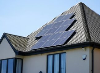 Солнечные панели убирают с крыш: почему их владельцы потеряли время и деньги (фото)