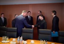 В Бундестаге пропал интернет во время визита Зеленского в Берлин: в сети заподозрили кибератаку