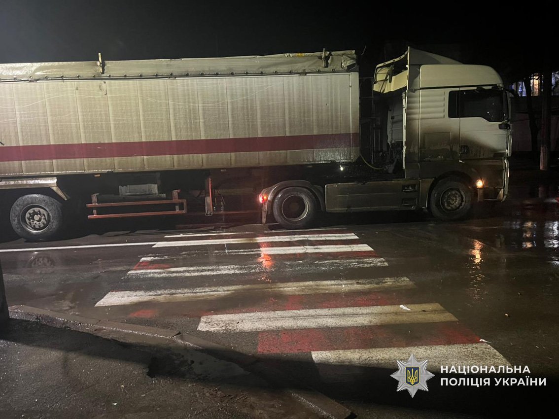 Смертельна ДТП на «зебрі» в Чернігові: під колесами вантажівки загинула 84-річна жінка