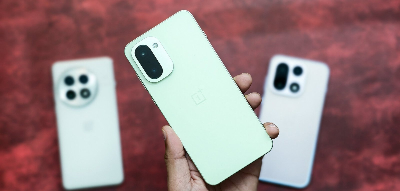 Вдвое дешевле OnePlus 15R: два недорогих мощных смартфона выйдут в начале 2026 года